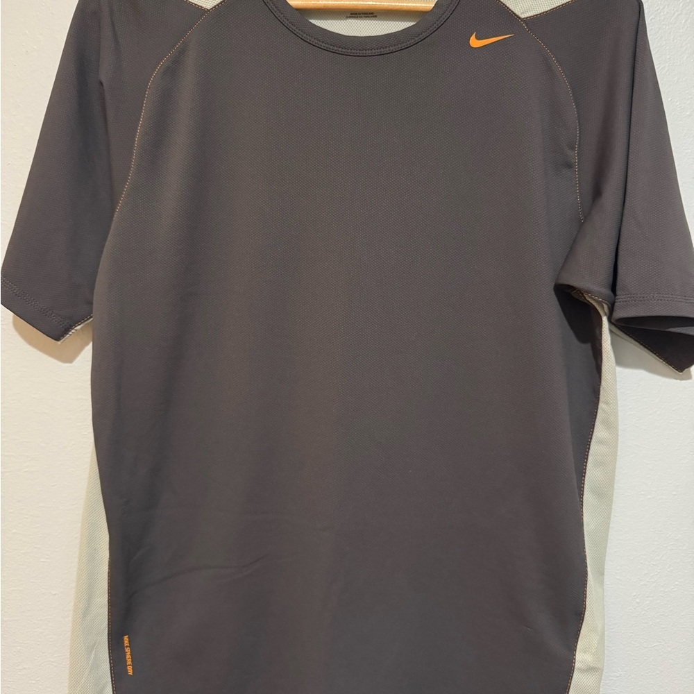 Nike Men’s Medium Sphere Dry Shirt Short Sleeve Pullover Black W/ Orange Details
